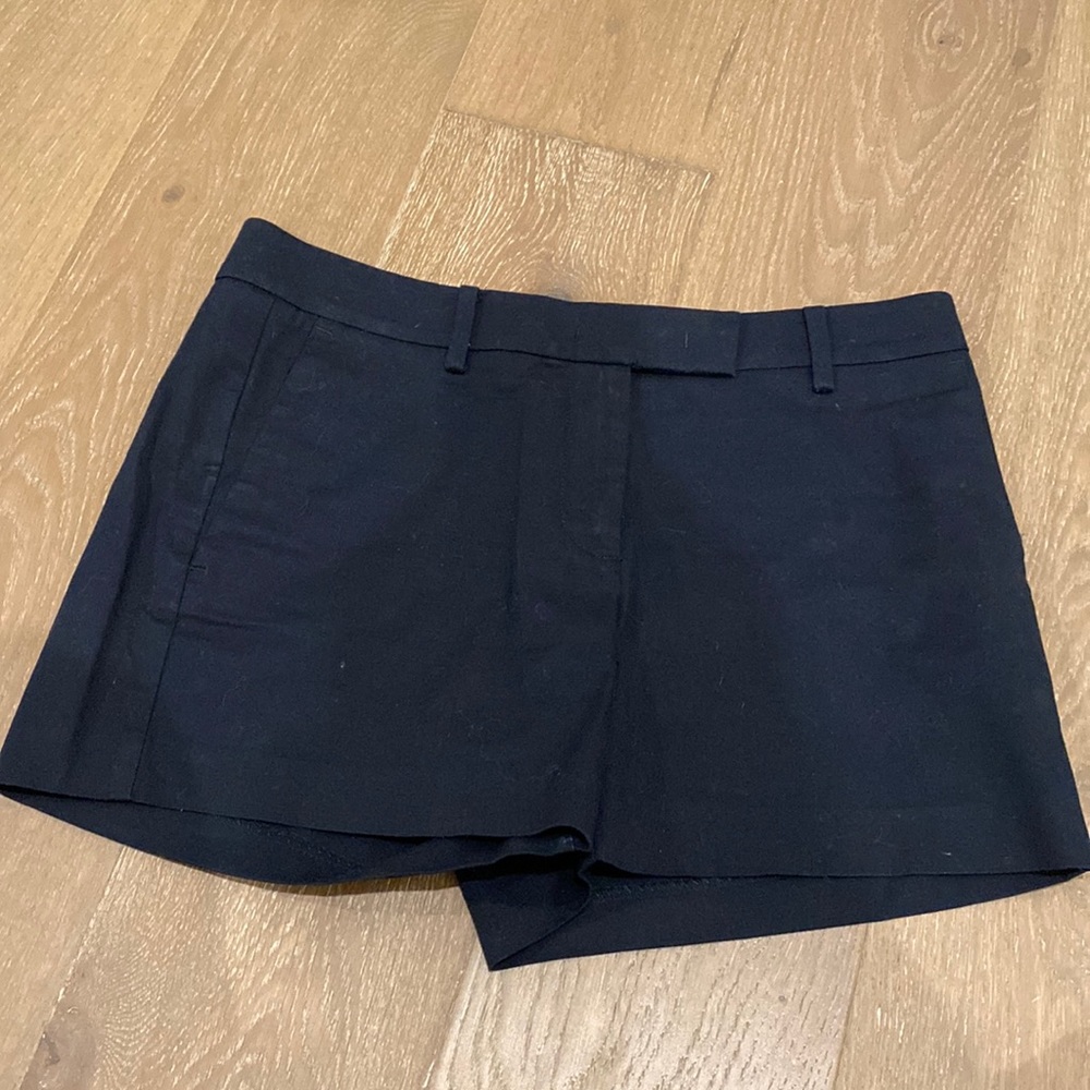 Womens black Ann Taylor shorts size 4 petite
